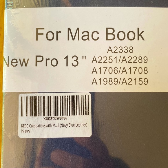 NWT Hard Case Shell for MacBook Air 13”. Keyboard Skin included. - Picture 2 of 3